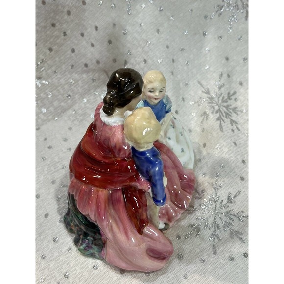 Vintage Royal Doulton, “Bedtime Story”, HN1059, Figurine Excellent Cond, 1949 - Picture 12 of 14